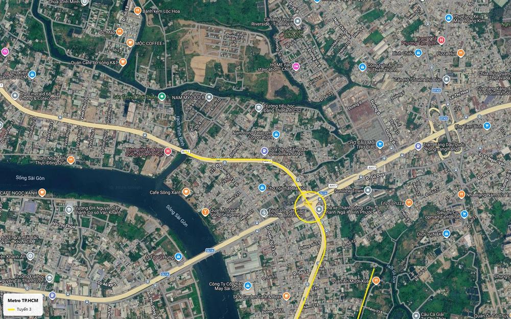 Ga cuối tuyến metro số 3 TP.HCM tại ngã tư Bình Phước, nơi Quốc lộ 13 gặp Quốc lộ 1A, gần chợ đầu mối Thủ Đức